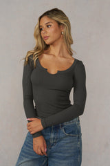 W4295 - Notch Longsleeve Top